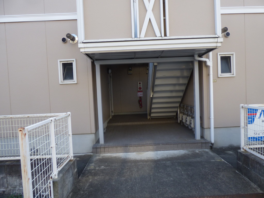 19/25 エントランス