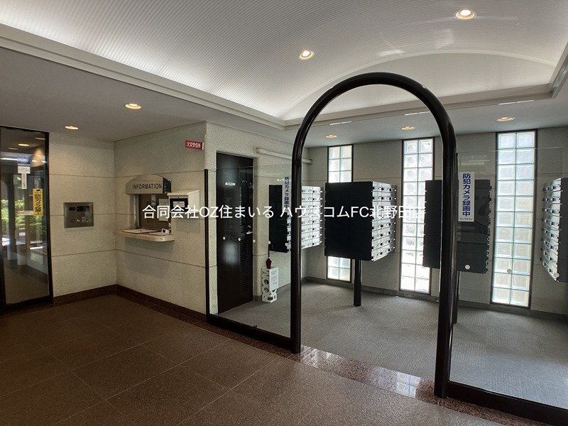 21/23 エントランス