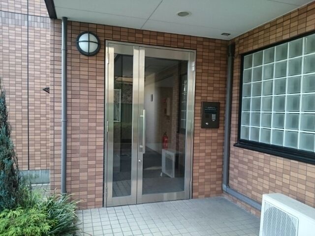 13/23 エントランス