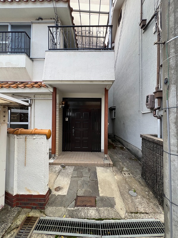 27/30 エントランス