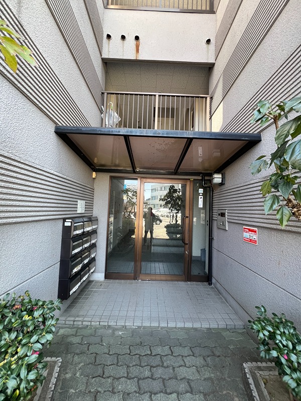 22/30 エントランス