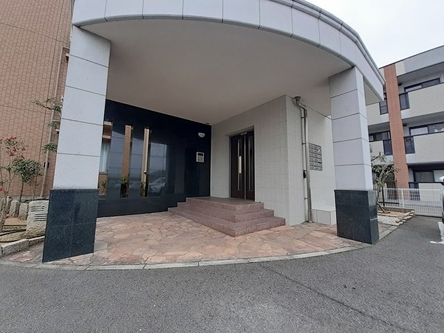 17/23 エントランス