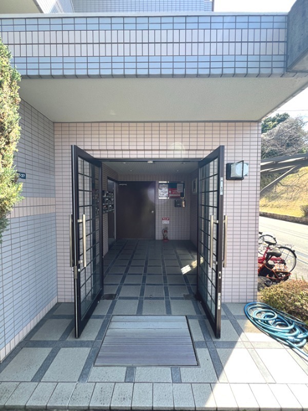 26/30 エントランス