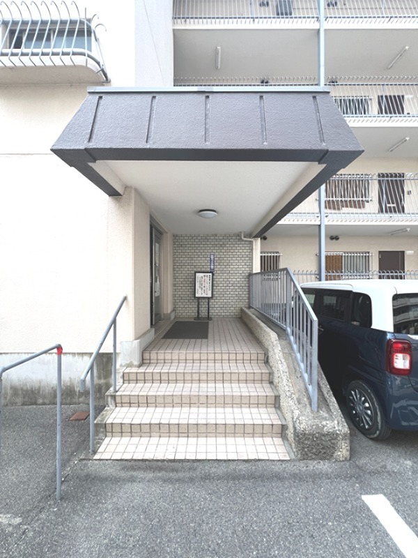 22/30 エントランス