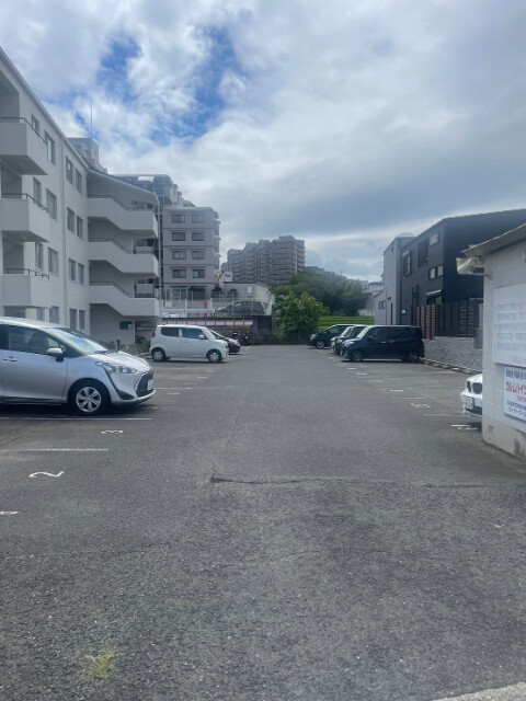 22/28 駐車場