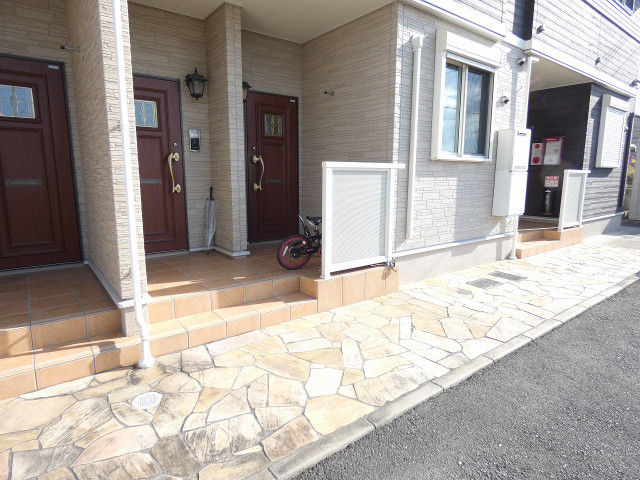 24/30 エントランス