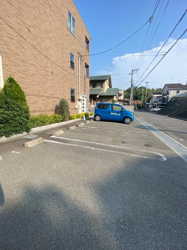 22/30 駐車場
