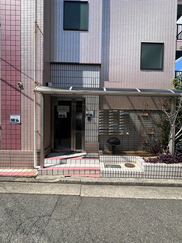 22/30 エントランス