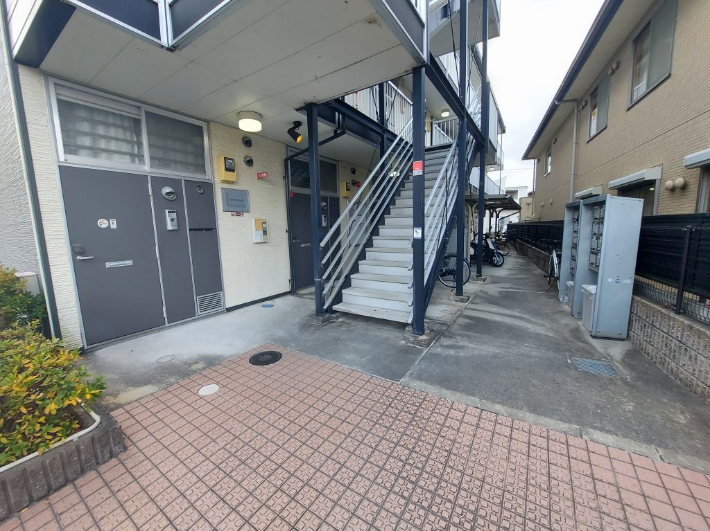 18/20 エントランス