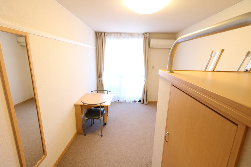 16/19 エントランス