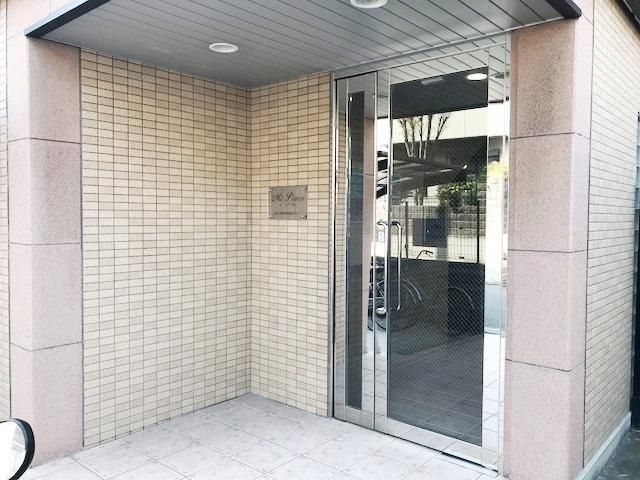 28/30 エントランス