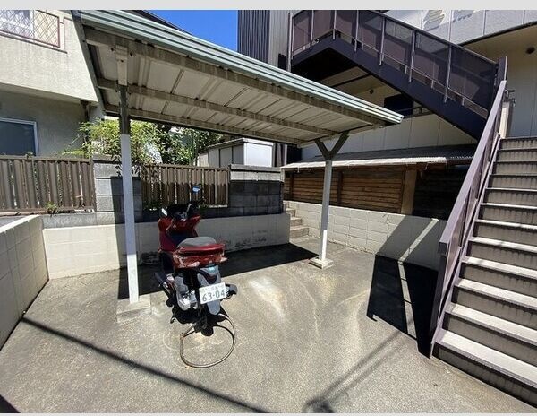 15/18 エントランス