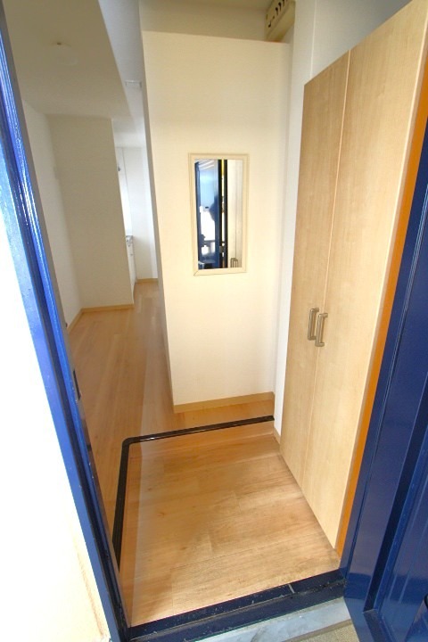 24/28 エントランス