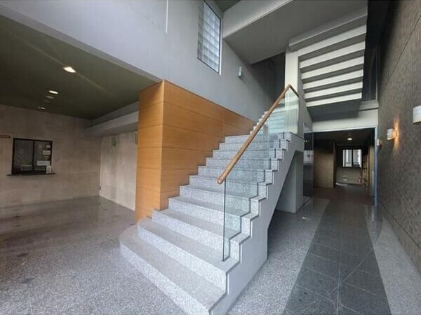 2/4 エントランス