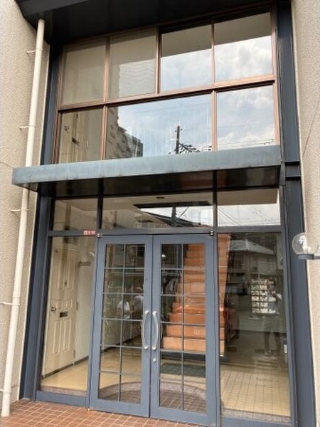 24/27 エントランス