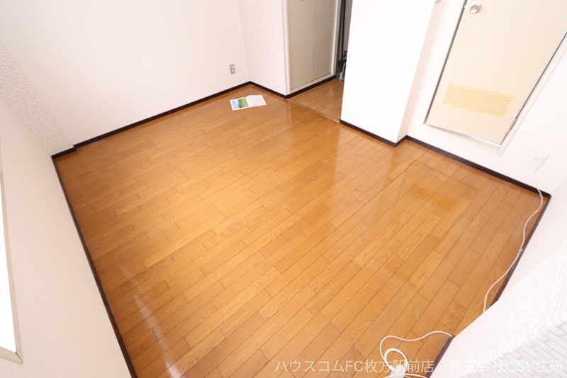 25/27 エントランス