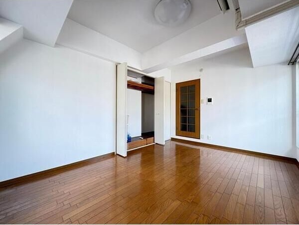 24/26 エントランス