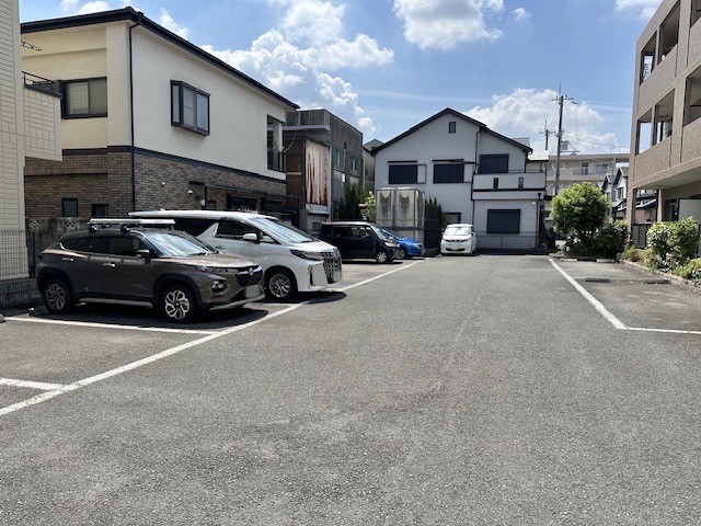 2/4 駐車場