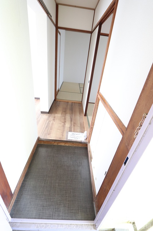 23/26 エントランス