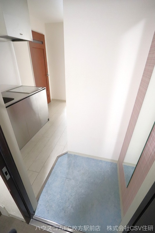 25/27 エントランス