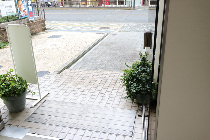 20/24 エントランス