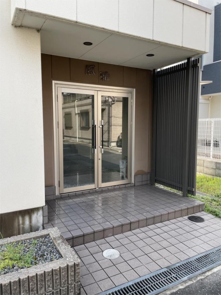 22/24 エントランス