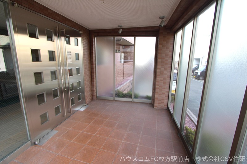 16/18 エントランス