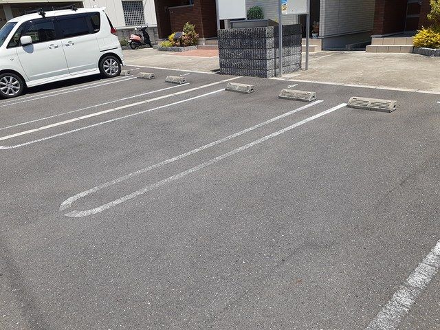 18/22 駐車場