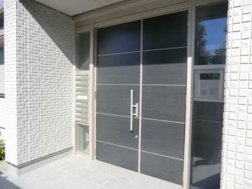 16/18 エントランス