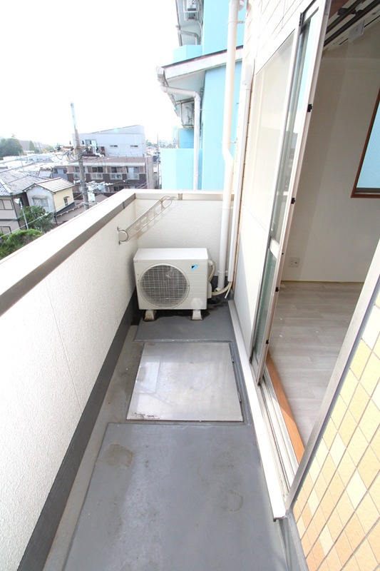 13/19 バルコニー