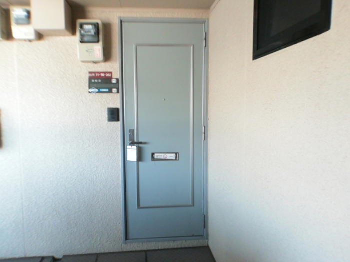 27/30 エントランス