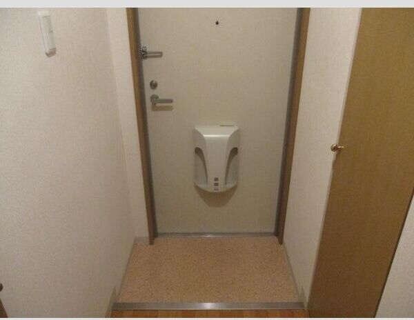 19/23 エントランス