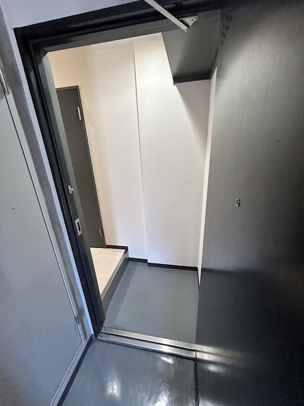 20/23 エントランス