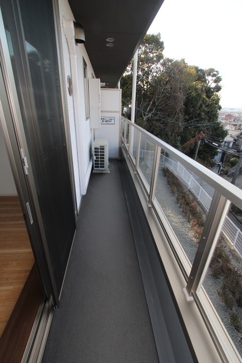 19/26 バルコニー