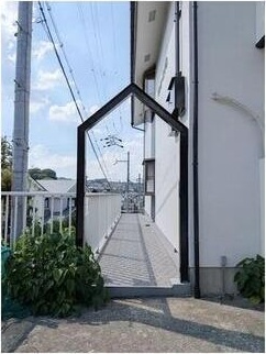 25/30 エントランス