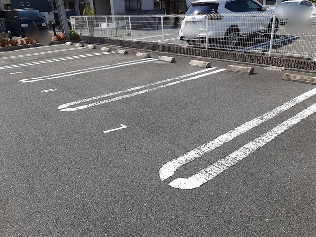 2/4 駐車場