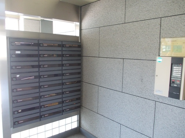 19/23 エントランス