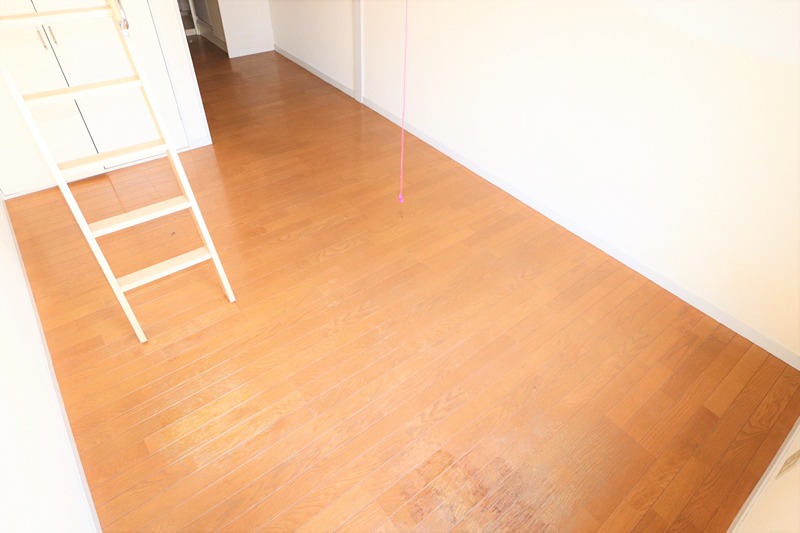 13/18 エントランス