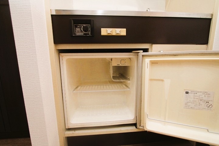 24/28 エントランス