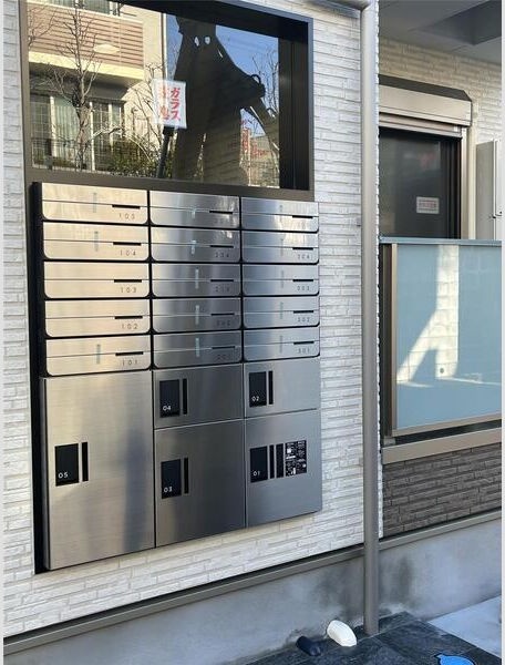 16/21 エントランス