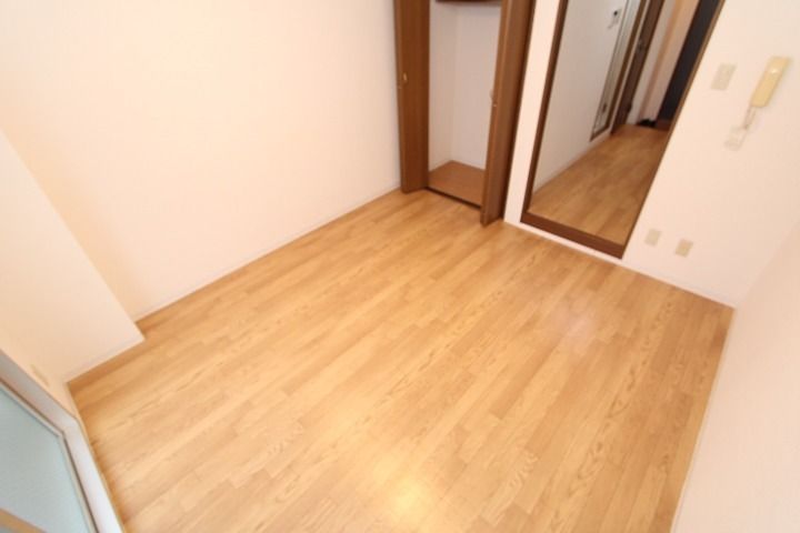 24/26 エントランス