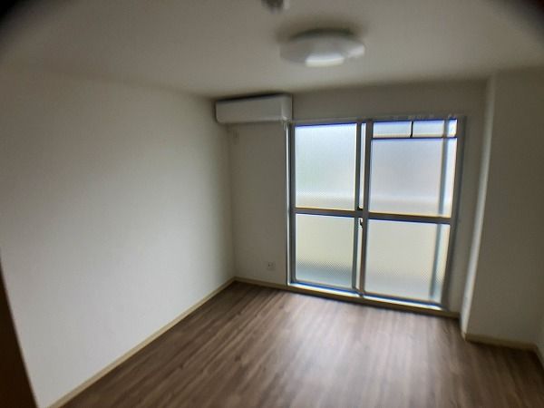 23/26 エントランス