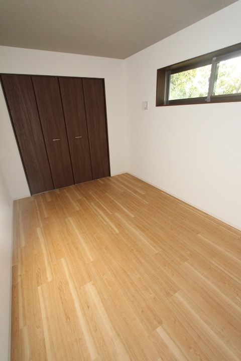 23/25 エントランス