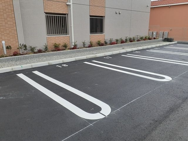 18/23 駐車場
