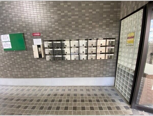 26/30 エントランス