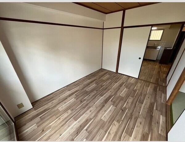 14/18 エントランス