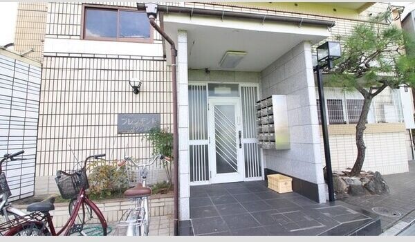 14/17 エントランス