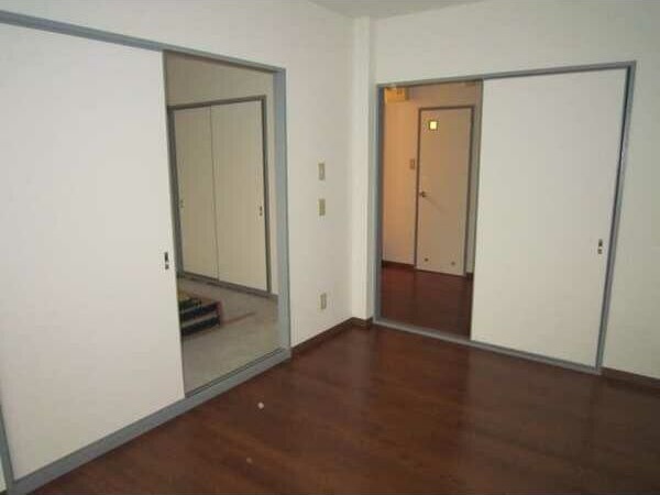 22/28 エントランス