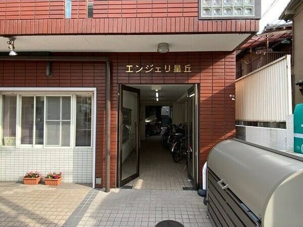 14/18 エントランス