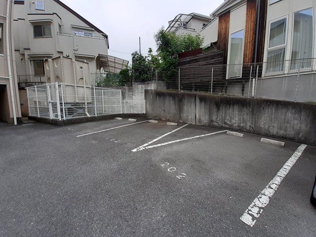 17/23 駐車場